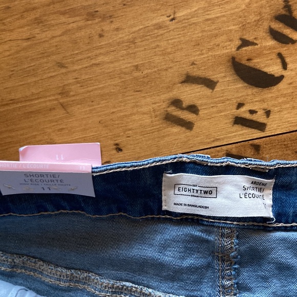 2 for $10 | Eightytwo Ardene Button fly denim shorts - Picture 4 of 8